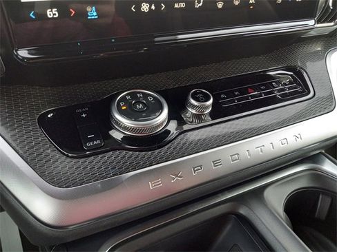 New 2025 Ford Expedition Max Platinum w/ Stealth Performance Package image 24