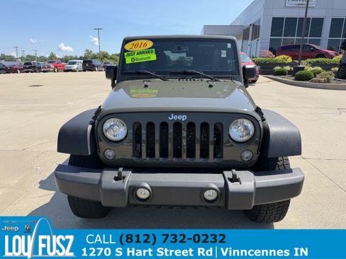 Used 2016 Jeep Wrangler Unlimited Sport w/ Quick Order Package 24S AWD/4WD image 2