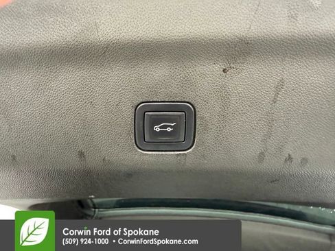 Used 2022 GMC Yukon SLT w/ SLT Luxury Package image 21