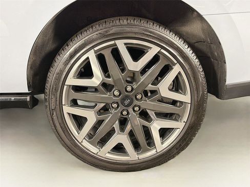 Used 2025 Ford Expedition Platinum w/ Platinum Ultimate Package AWD/4WD image 34