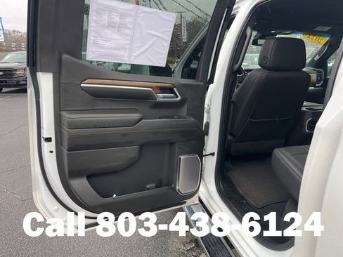 Used 2022 Chevrolet Silverado 1500 High Country w/ Z71 Off-Road Package image 9