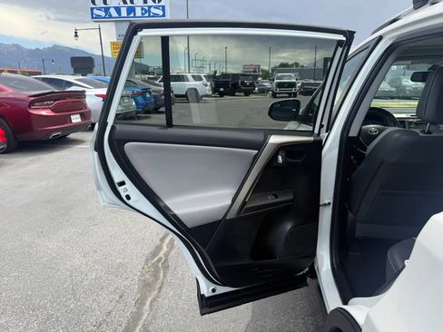Used 2014 Toyota RAV4 Limited AWD/4WD image 21