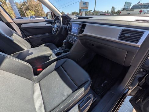 Used 2019 Volkswagen Atlas SE w/ Towing Package image 9