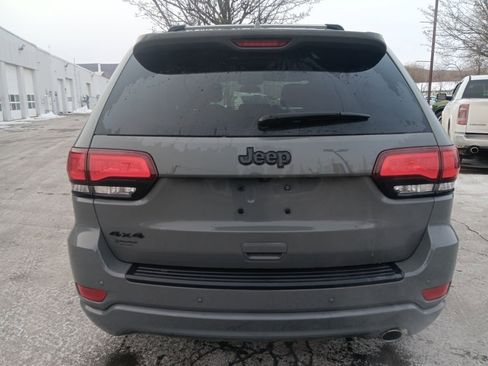 Used 2021 Jeep Grand Cherokee Laredo X image 10