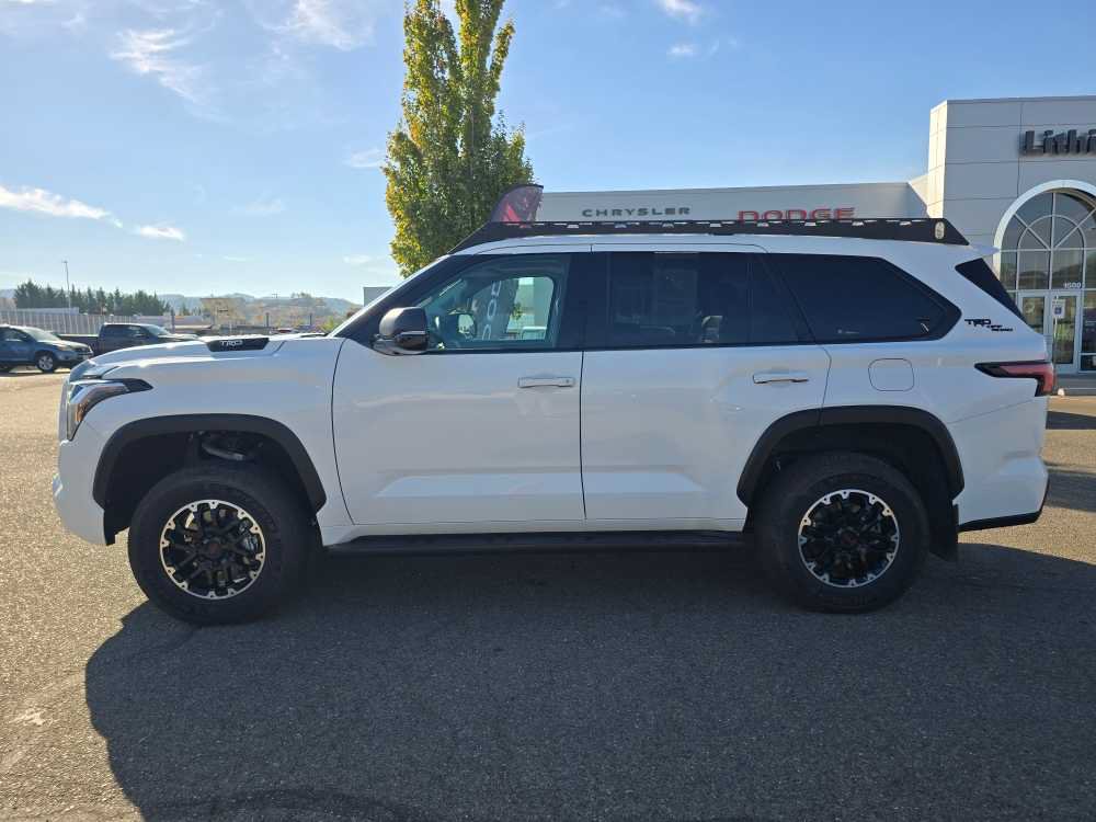 Used 2023 Toyota Sequoia Limited AWD/4WD image 2