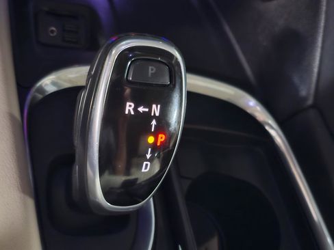 Used 2020 Buick Enclave Essence image 43