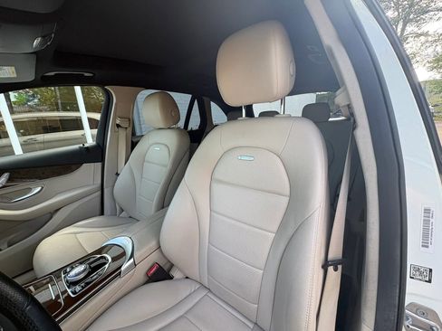 Used 2018 Mercedes-Benz GLC 300 4MATIC image 25