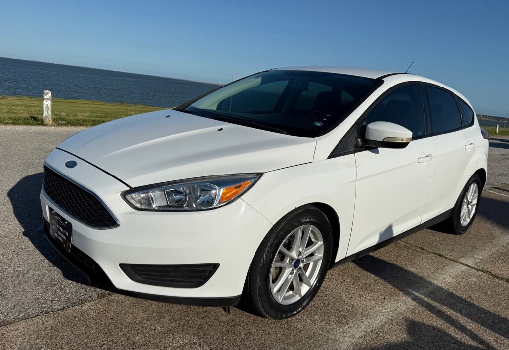 Used 2017 Ford Focus SE FWD image 1