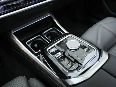 Used 2024 BMW 740i RWD image 8
