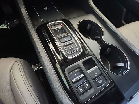 Used 2024 Honda Pilot EX-L image 16