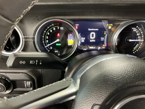 Used 2023 Jeep Wrangler Sahara image 10