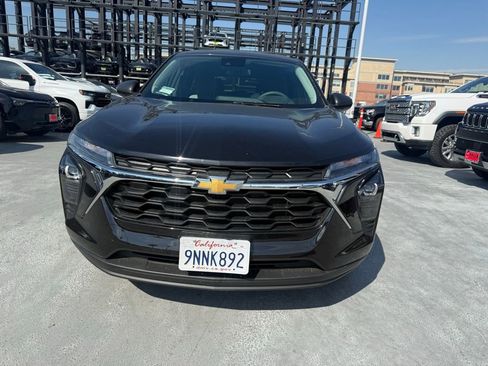 Used 2024 Chevrolet Trax LS image 2