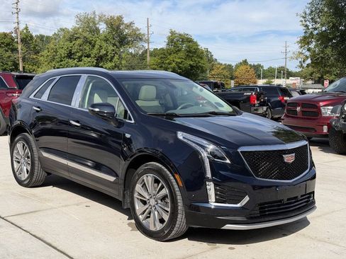 Used 2021 Cadillac XT5 Premium Luxury FWD image 4