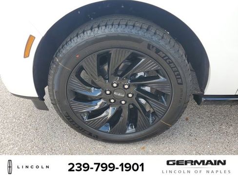 New 2026 Lincoln Navigator L Reserve AWD/4WD image 12