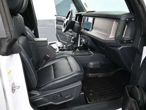 Used 2025 Ford Bronco Outer Banks AWD/4WD image 20