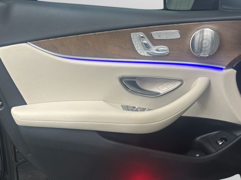 Used 2022 Mercedes-Benz E 350 Sedan image 10