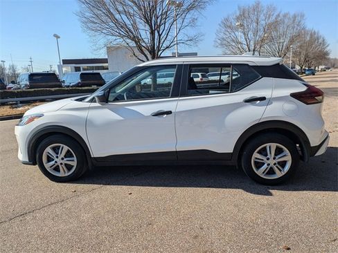 Used 2024 Nissan Kicks S image 2