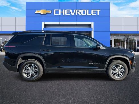 Certified 2025 Chevrolet Traverse LT FWD image 5