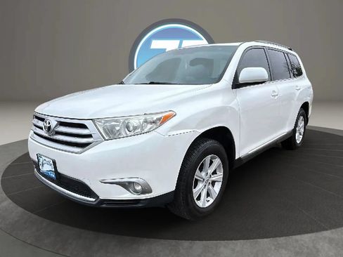 Used 2013 Toyota Highlander SE FWD image 11