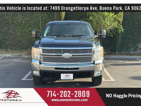 Used 2009 Chevrolet Silverado 2500 LT w/ Exterior Plus Package image 3