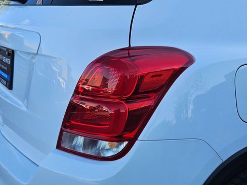 Certified 2021 Chevrolet Trax LT w/ Sport Edition FWD image 13