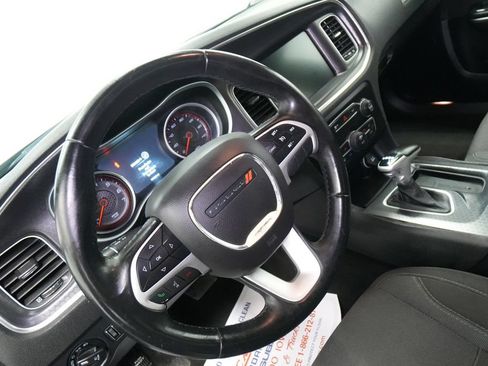 Used 2016 Dodge Charger SXT RWD image 12