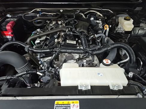 Used 2024 Toyota Tacoma TRD Sport AWD/4WD image 12