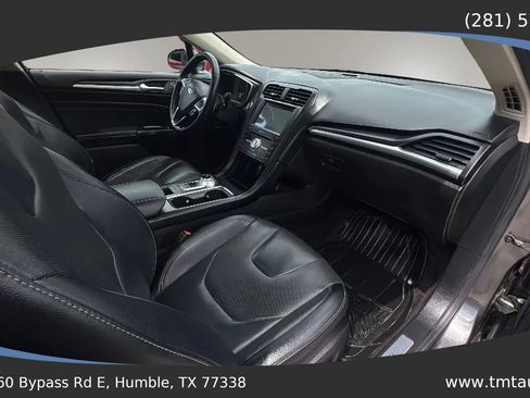 Used 2017 Ford Fusion Titanium FWD image 17