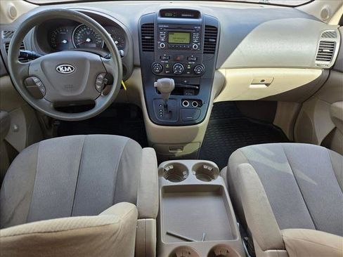 Used 2012 Kia Sedona LX image 17