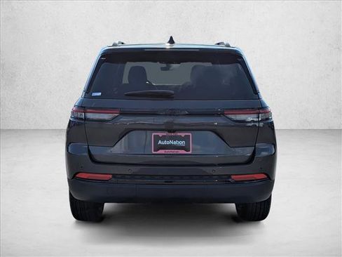 New 2025 Jeep Grand Cherokee Altitude image 6