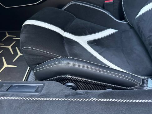 Used 2020 Lamborghini Aventador SVJ AWD/4WD image 14