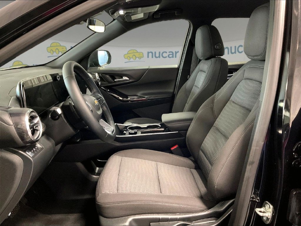 Used 2026 Chevrolet Equinox LT AWD/4WD image 10