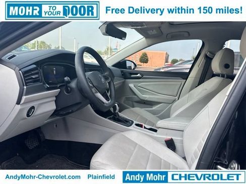 Used 2024 Volkswagen Jetta SE w/ Panoramic Sunroof Package FWD image 6