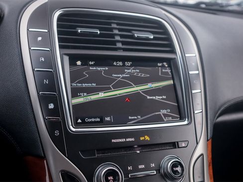 Used 2018 Lincoln MKX Reserve image 17