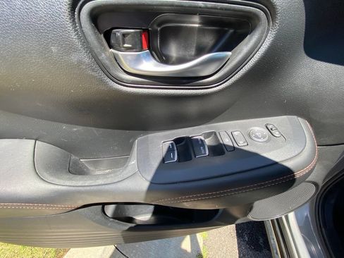 Used 2024 Honda HR-V Sport image 12