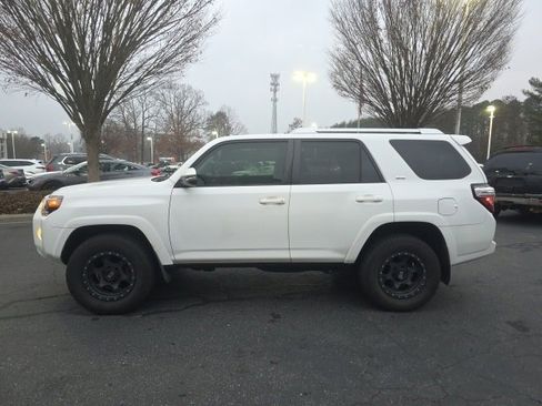 Used 2016 Toyota 4Runner SR5 Premium image 7