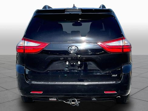 Used 2019 Toyota Sienna XLE FWD image 5