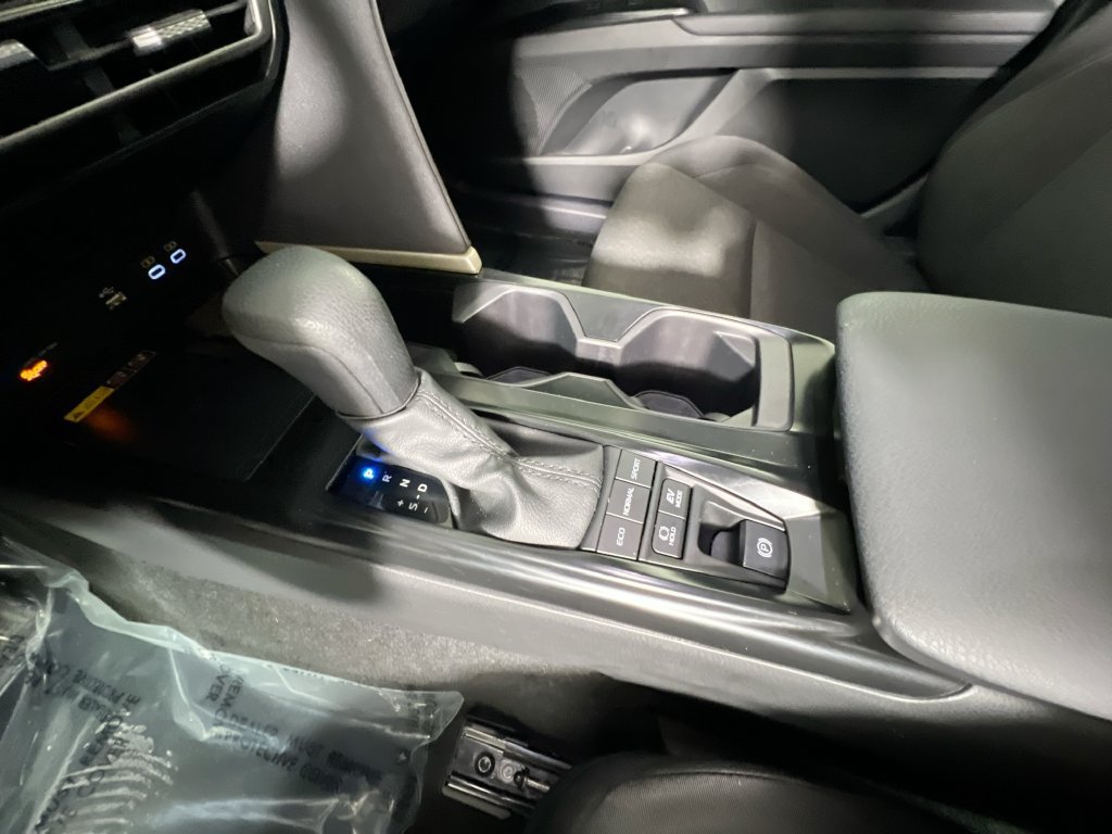 Used 2025 Toyota Camry LE w/ Convenience Package FWD image 22