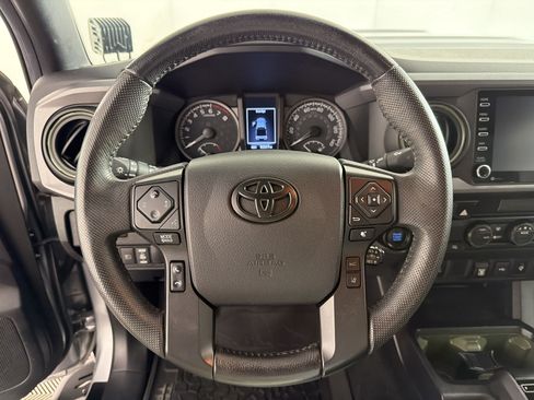Used 2021 Toyota Tacoma TRD Sport AWD/4WD image 11