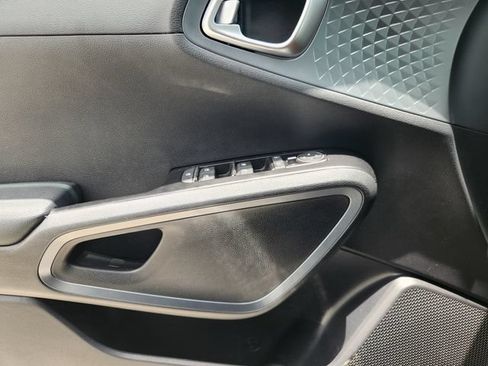 Used 2020 Kia Soul S FWD image 22