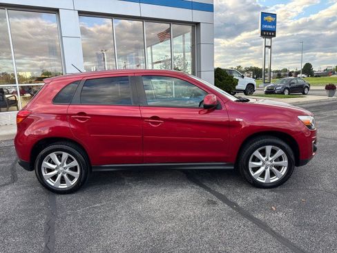 Used 2015 Mitsubishi Outlander Sport ES FWD image 2