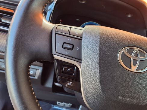 Certified 2025 Toyota Camry SE w/ Convenience Package FWD image 20