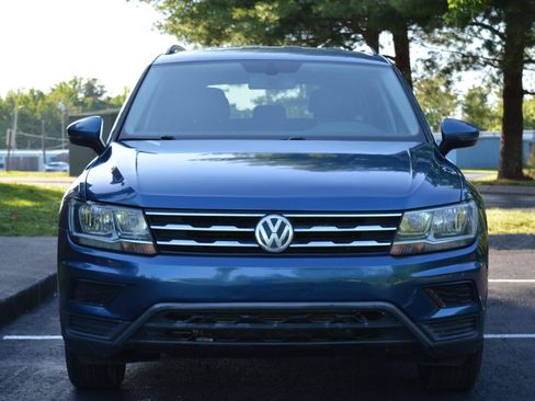 Used 2019 Volkswagen Tiguan SE AWD/4WD image 2