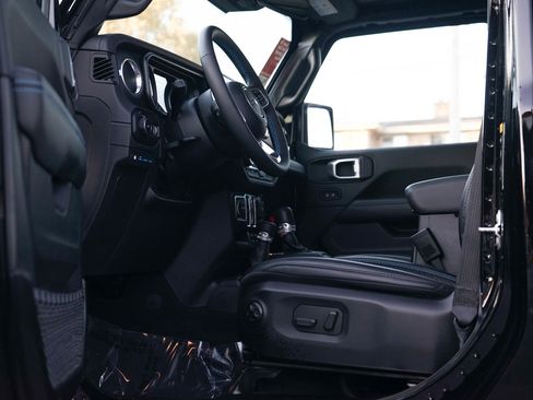 Used 2024 Jeep Wrangler High Altitude image 15