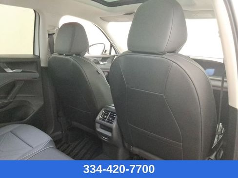 New 2025 Volkswagen Tiguan SE AWD/4WD image 22