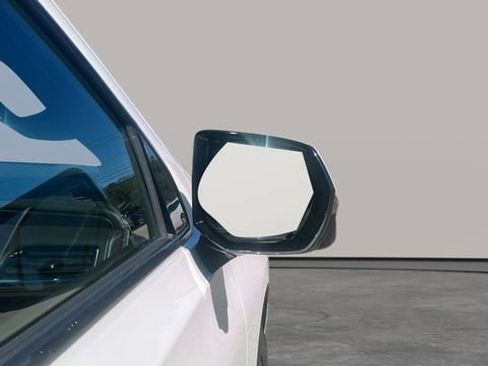 Used 2021 Chevrolet Suburban Z71 w/ Luxury Package image 53