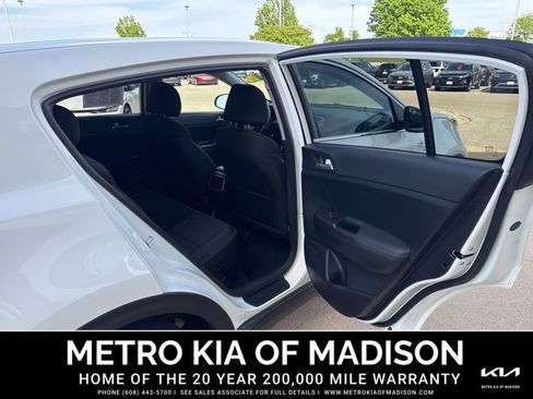 Used 2022 Kia Sportage LX AWD/4WD image 32