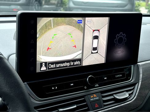 Used 2024 Nissan Altima 2.5 SL image 12