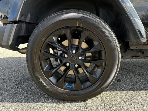 Used 2023 Jeep Wrangler Unlimited Sahara image 17