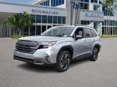 Used 2025 Subaru Forester Limited image 3